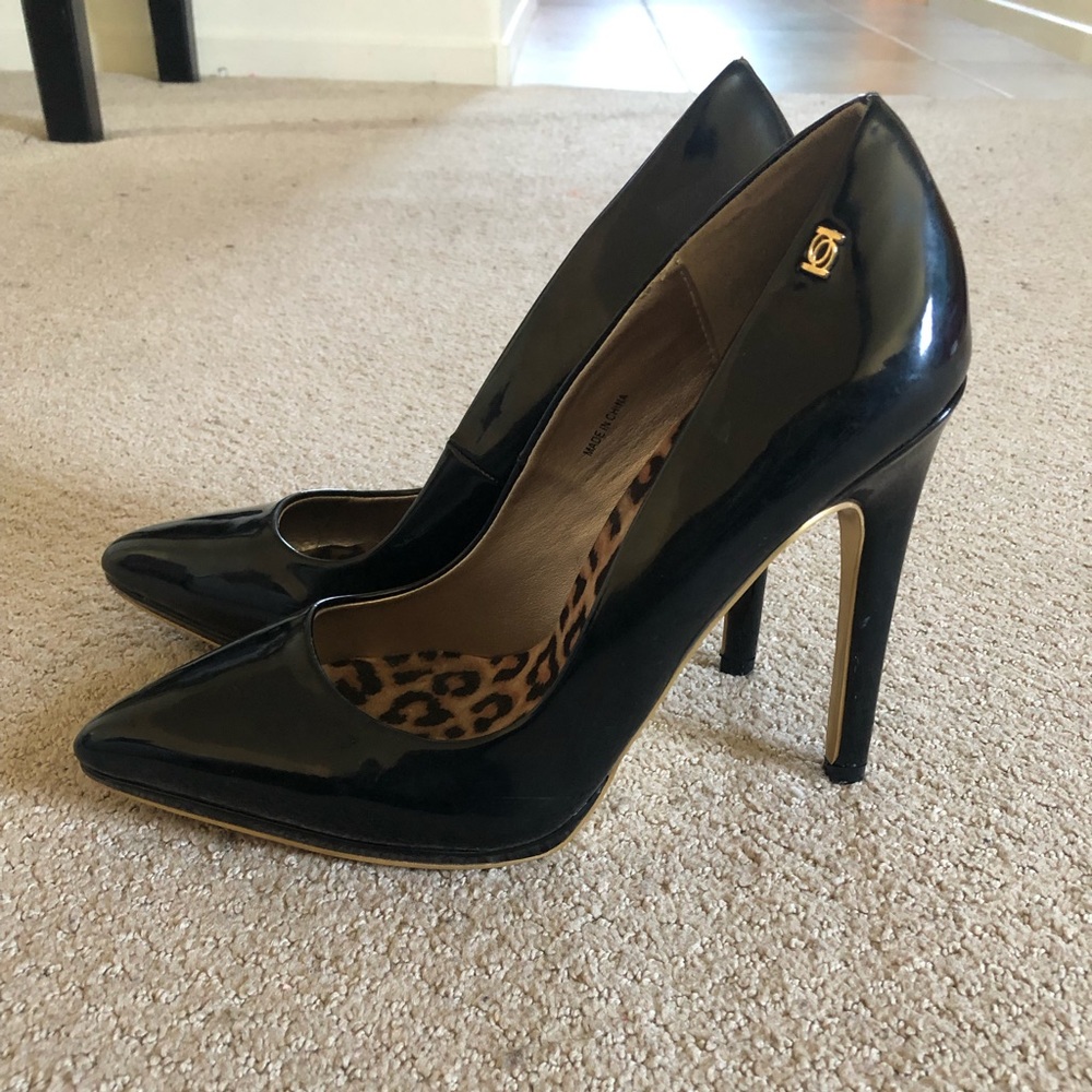 Bebe Pumps